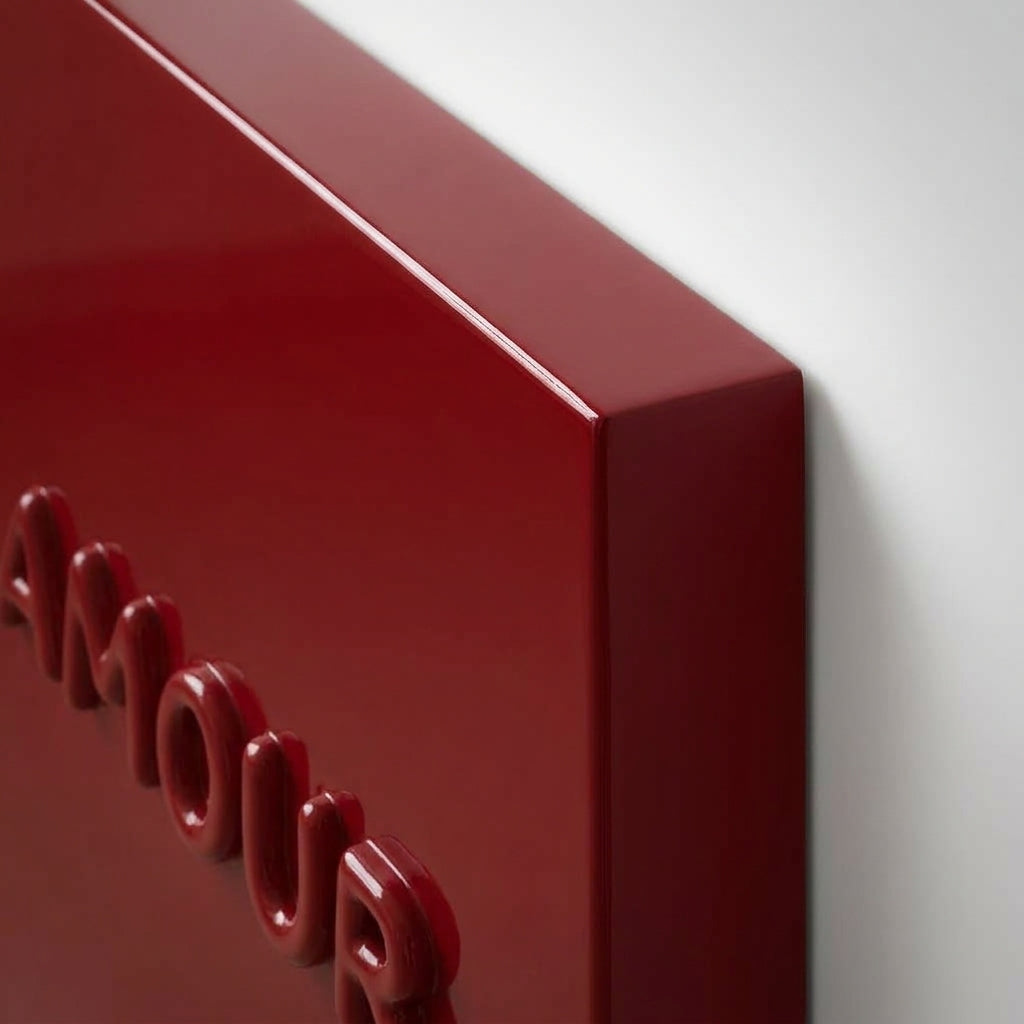 AMOUR Red Corner Macro